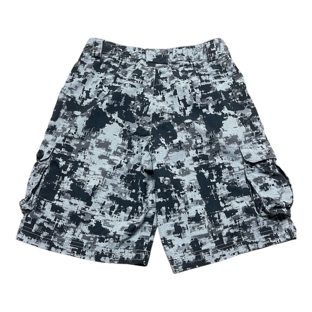 Under Armour Boys Digital Camouflage Cargo Shorts Youth Medium Black & Gray